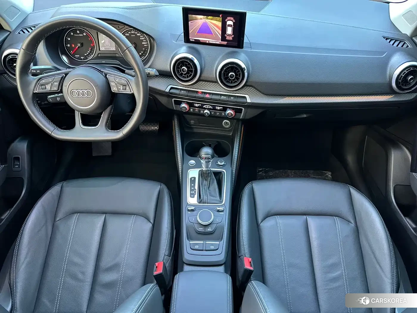 Audi Q2L 2023 Белый из Китая