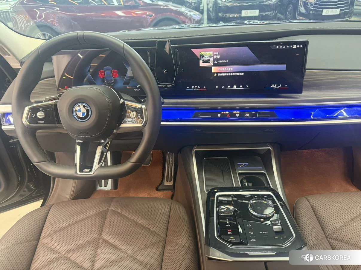 BMW i7 2023 Черный из Китая
