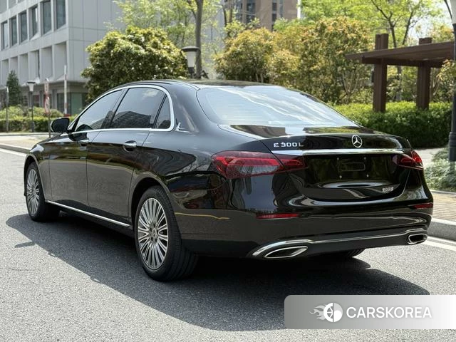 Mercedes-Benz E-class 2022 Черный из Китая