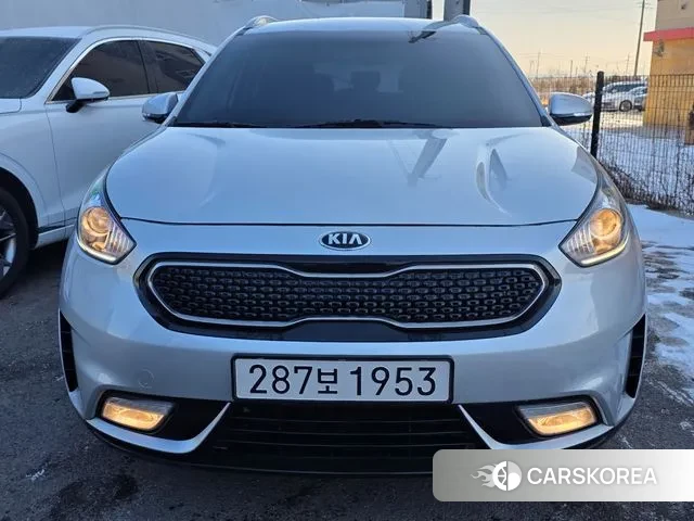 Kia Niro 2018 Серебряный из Кореи