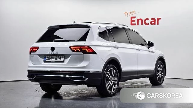 Volkswagen Tiguan Allspace 2024 Белый из Кореи