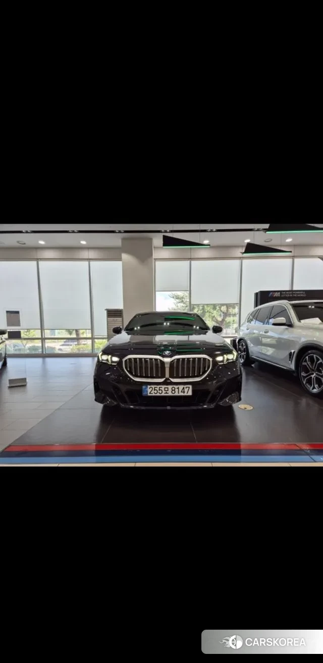 BMW 5 Series (G60) 2025 Черный из Кореи