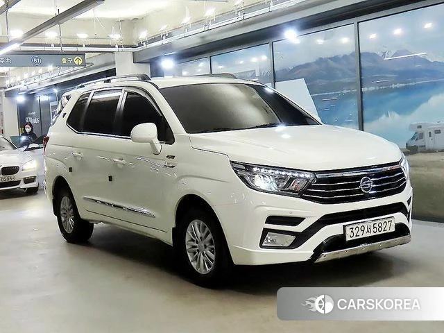 Ssangyong Korando Turismo 2019 Белый из Кореи