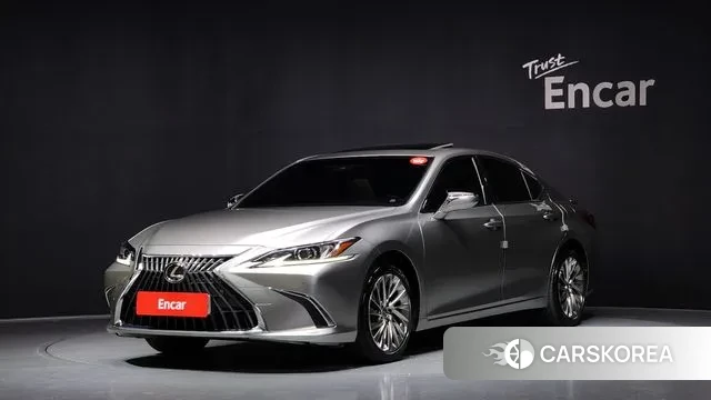 Lexus ES300h 7th generation 2022 Серебристо-серый из Кореи