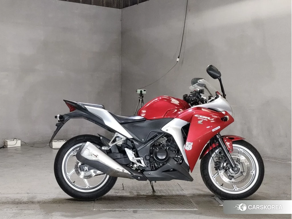 Проданный Honda CBR250R 2011 из Японии