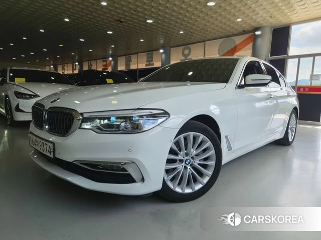 BMW 5 Series (G30) 2018 Белый из Кореи