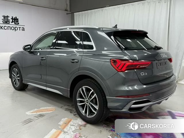 Audi Q3 2023 Темно-серый из Китая