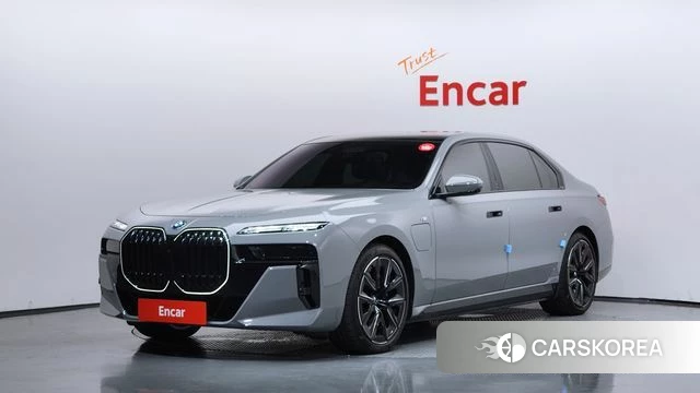 BMW 7 Series (G70) 2025 Серебристо-серый из Кореи
