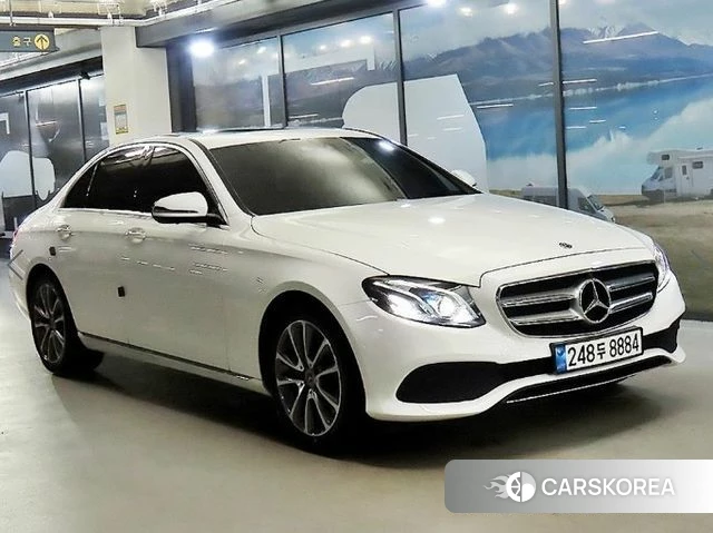 Mercedes-Benz E-Class W213 2019 Белый из Кореи