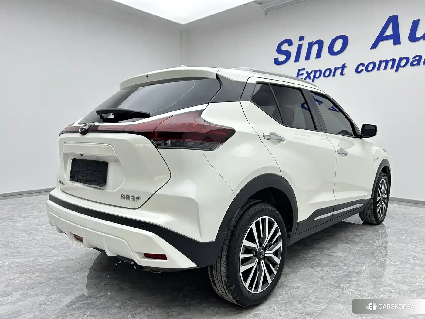 Nissan Kicks 2023 Белый из Китая