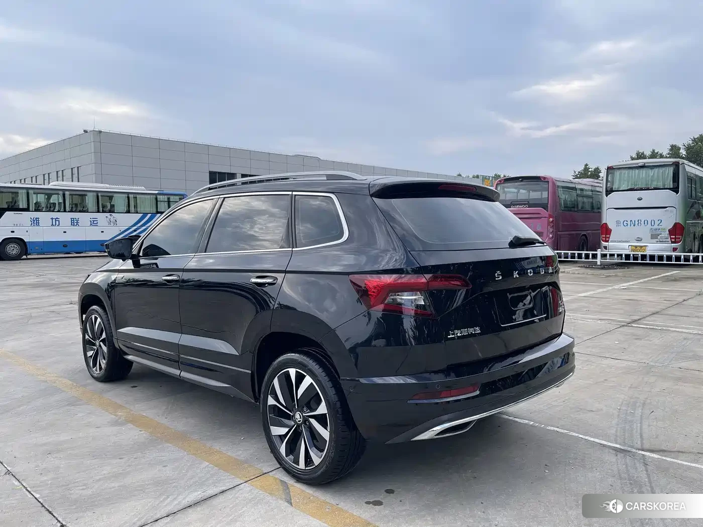 Skoda Karoq 2022 Черный из Китая