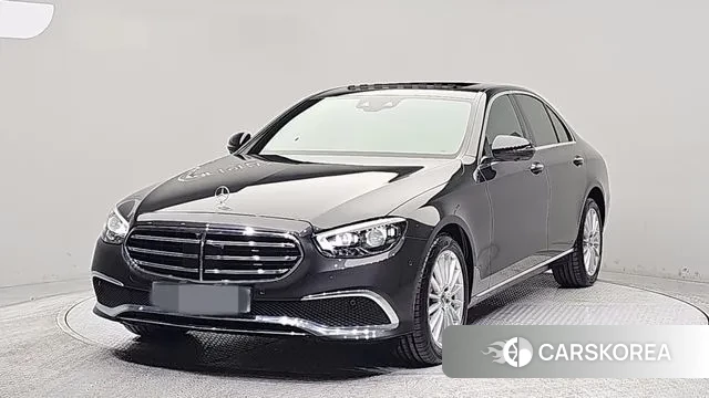 Mercedes-Benz E-Class W213 2023 Серый из Кореи