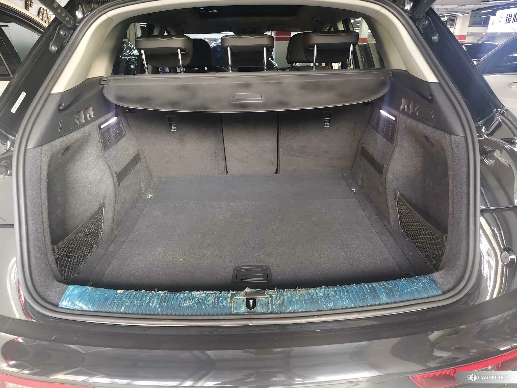 Audi Q5L 2021 Черный из Китая