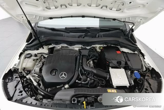 Mercedes-Benz Class B 2023 Белый из Китая