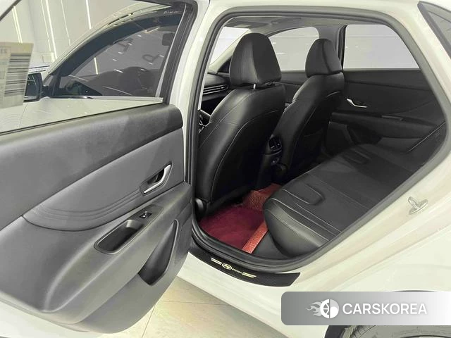 Hyundai Elantra 2024 Белый из Китая