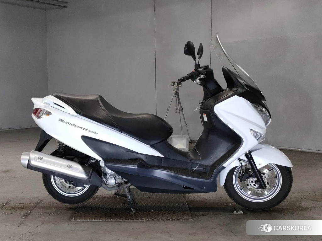 Проданный Suzuki BURGMAN 200 2015 из Японии