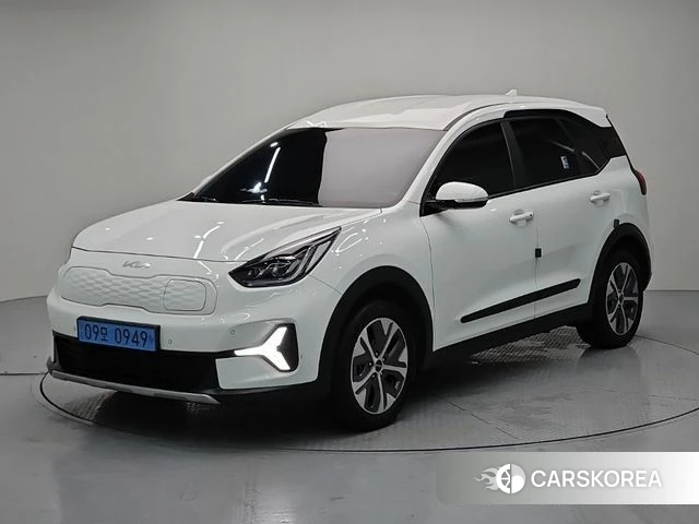 Kia Niro Plus 2022 Белый из Кореи
