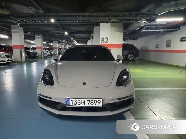 Porsche 718 Boxster 2022 Серебристо-серый из Кореи