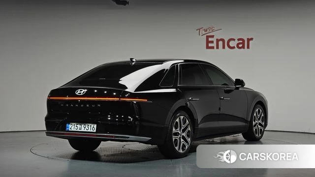 Hyundai Grandeur Hybrid (GN7) 2023 Черный из Кореи