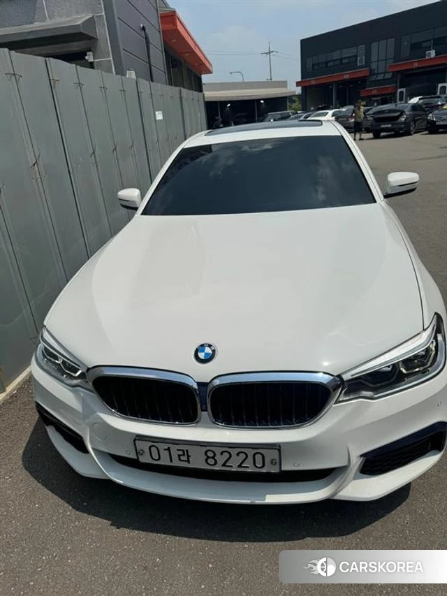BMW 5 Series (G30) 2018 Белый из Кореи