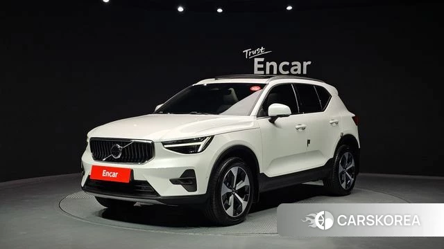 Volvo XC40 2025 Белый из Кореи