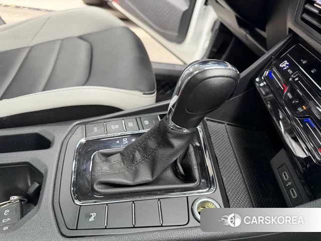 Volkswagen Bora 2023 Белый из Китая