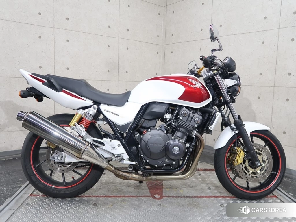 Проданный Honda CB400SF 2016 из Японии
