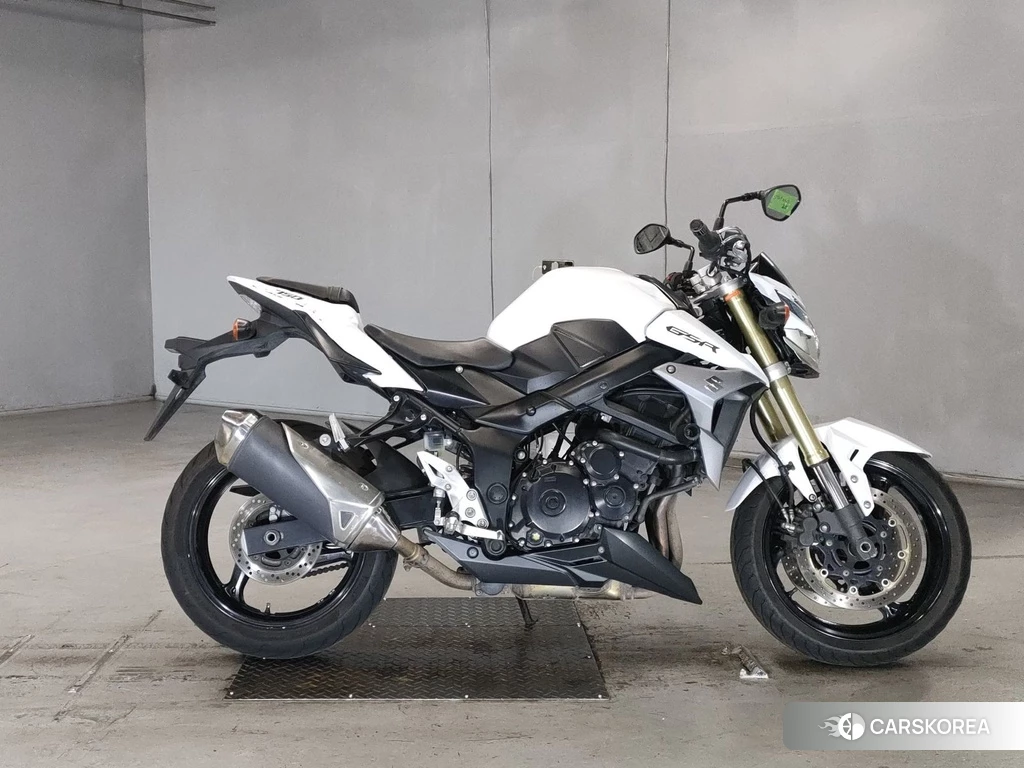 Проданный Suzuki GSR750 2011 из Японии
