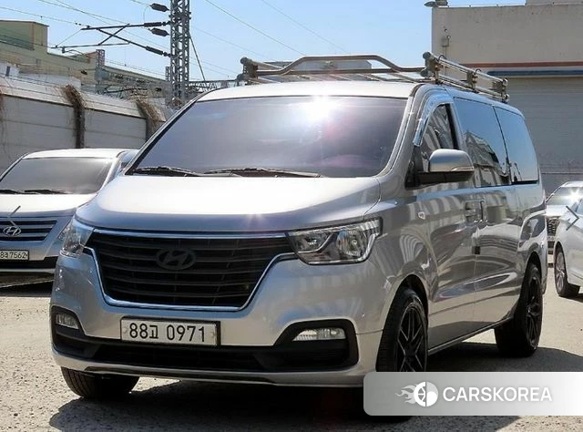 Hyundai The New Grand Starex 2019 Серебристо-серый из Кореи