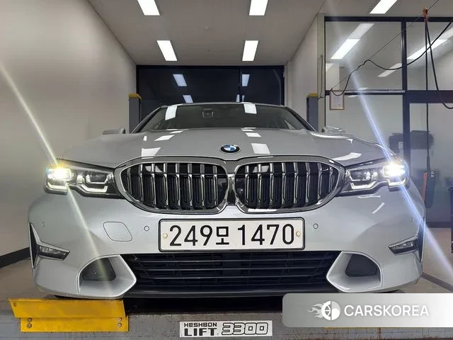 BMW 3 Series (G20) 2019 Серебряный из Кореи