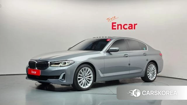 BMW 5 Series (G30) 2023 Серебристо-серый из Кореи