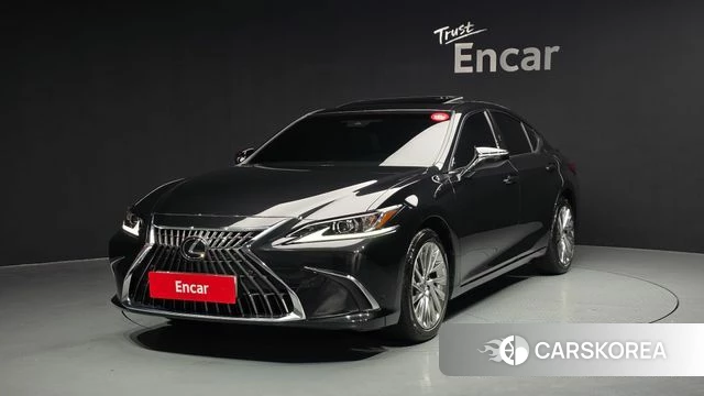 Lexus ES300h 7th generation 2023 Черный из Кореи