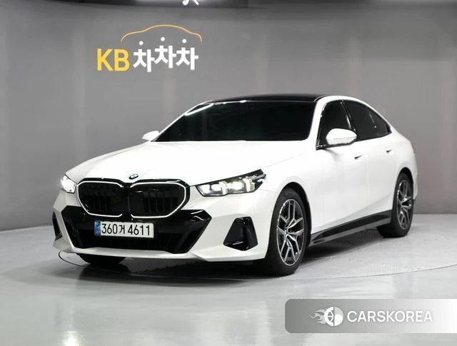 BMW 5 Series (G60) 2025 Белый из Кореи