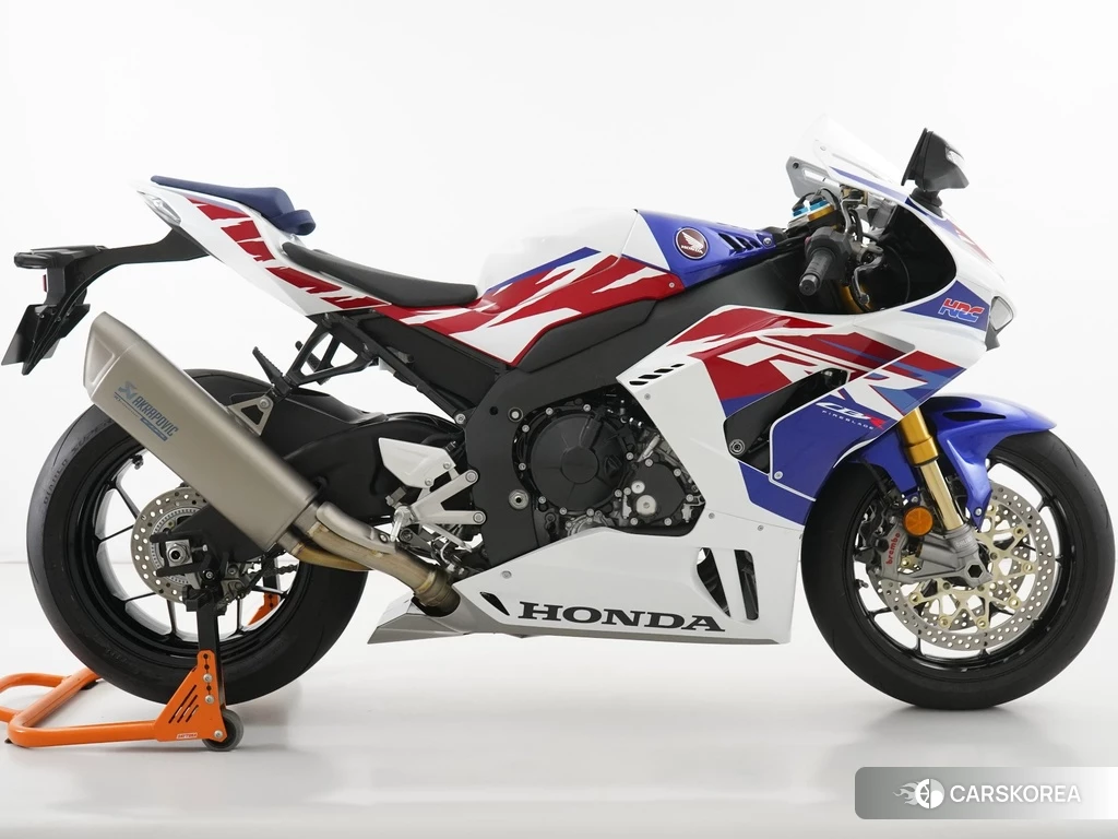 Проданный Honda CBR1000RR-R FIREBLADE SP 2023 из Японии, фото 2