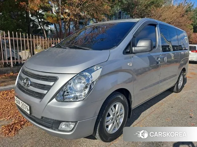 Hyundai Grand Starex 2018 Серебряный из Кореи