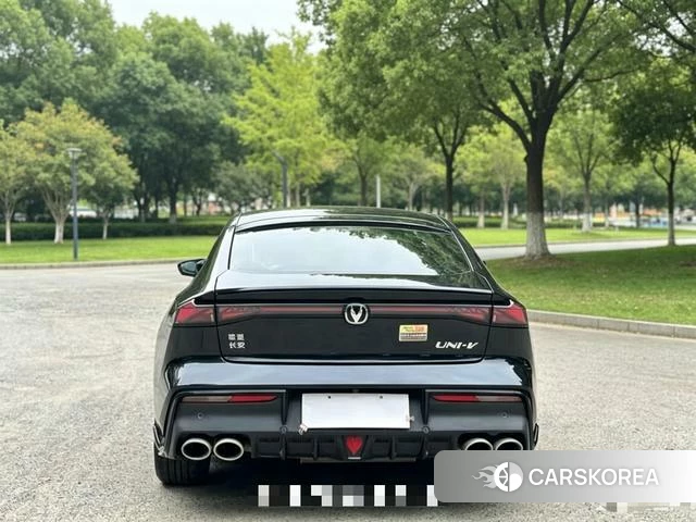 Chang'an UNI-V 2022 Черный из Китая