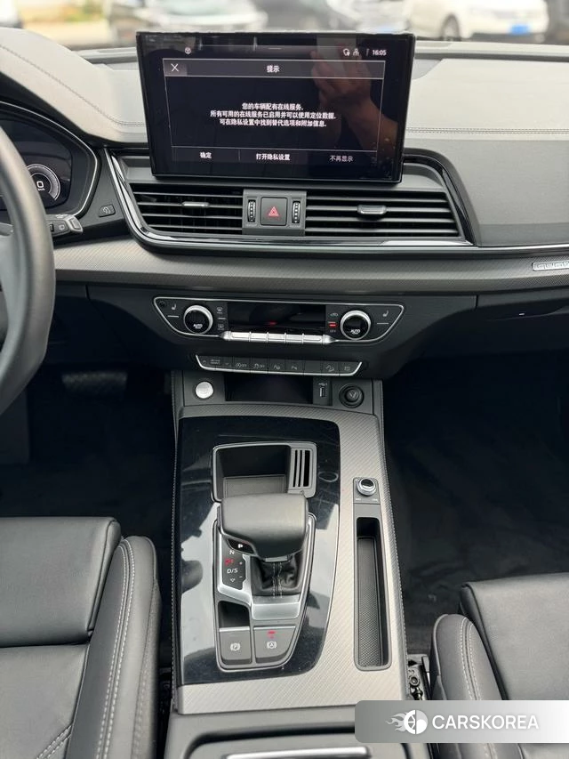 Audi Q5L 2022 Черный из Китая