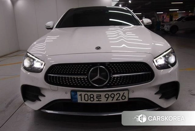 Mercedes-Benz E-Class W213 2021 Белый из Кореи