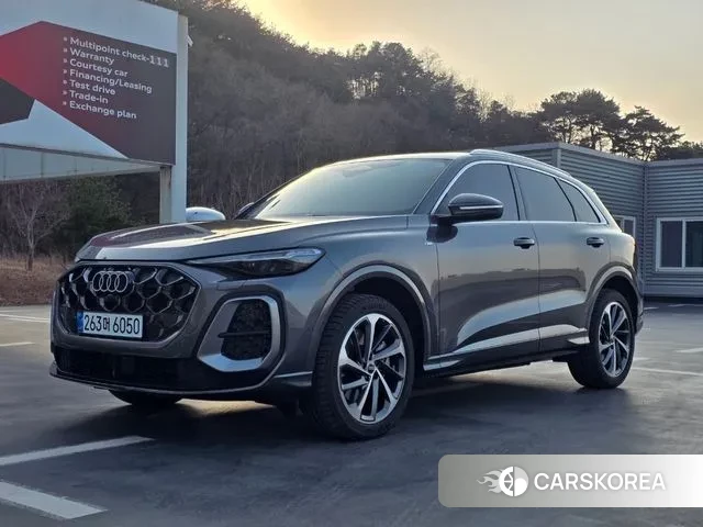 Audi Q5 (80A) 2025 Серый из Кореи