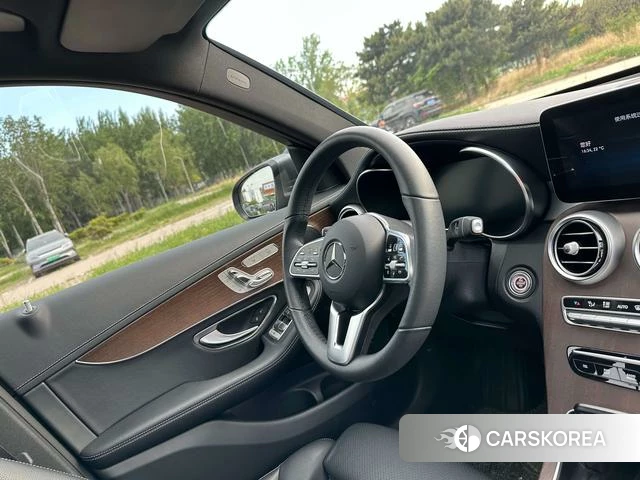 Mercedes-Benz GLC 2021 Темно-серый из Китая