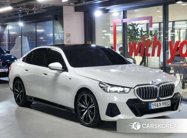 BMW 5 Series (G60) 2025 Белый из Кореи