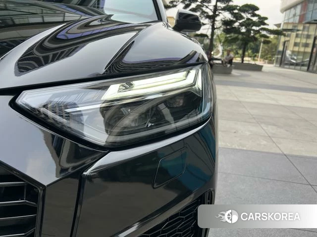 Audi Q5L 2023 Черный из Китая