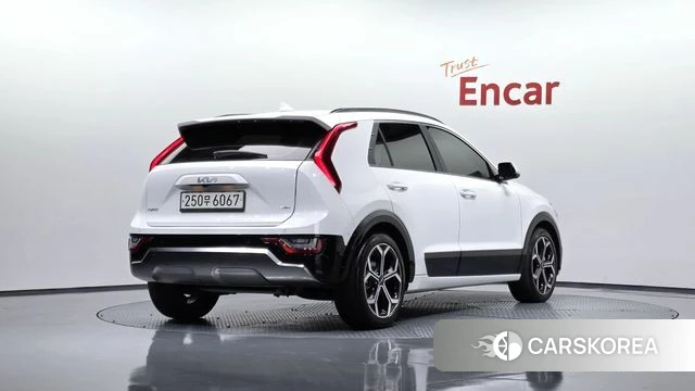 Kia Di Ol Nu Niro 2024 Белый из Кореи