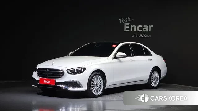 Mercedes-Benz E-Class W213 2023 Белый из Кореи