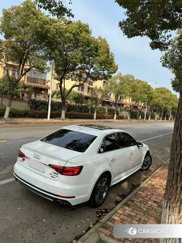 Audi A4L 2018 Белый из Китая