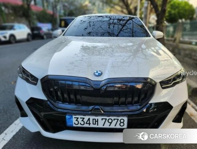 BMW 5 Series (G60) 2025 Белый из Кореи