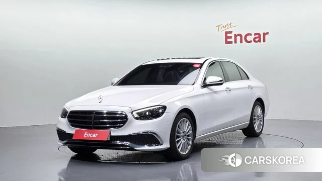 Mercedes-Benz E-Class W213 2021 Белый из Кореи