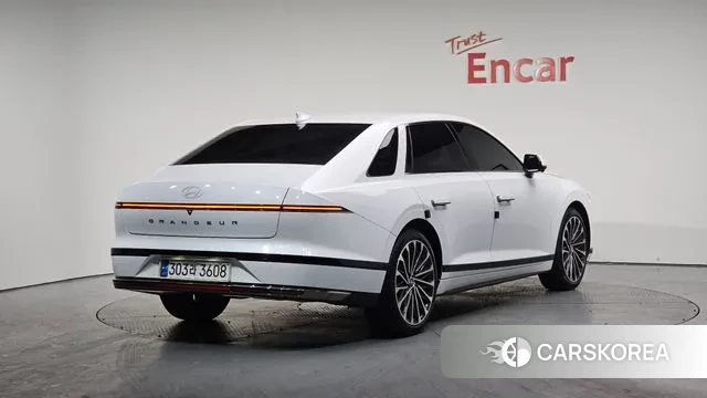 Hyundai Grandeur (GN7) 2024 Белый из Кореи