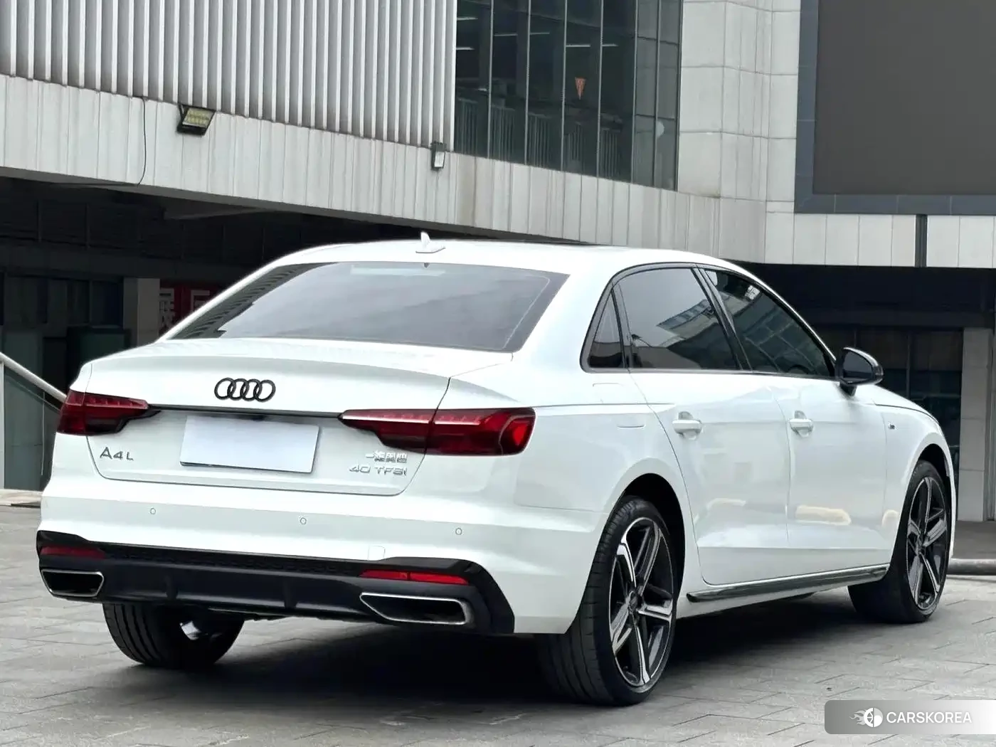 Audi A4L 2023 Белый из Китая