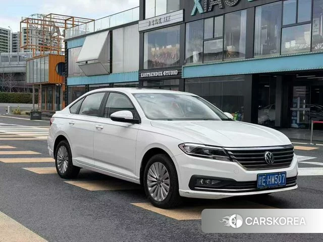 Volkswagen Lavida 2021 Белый из Китая